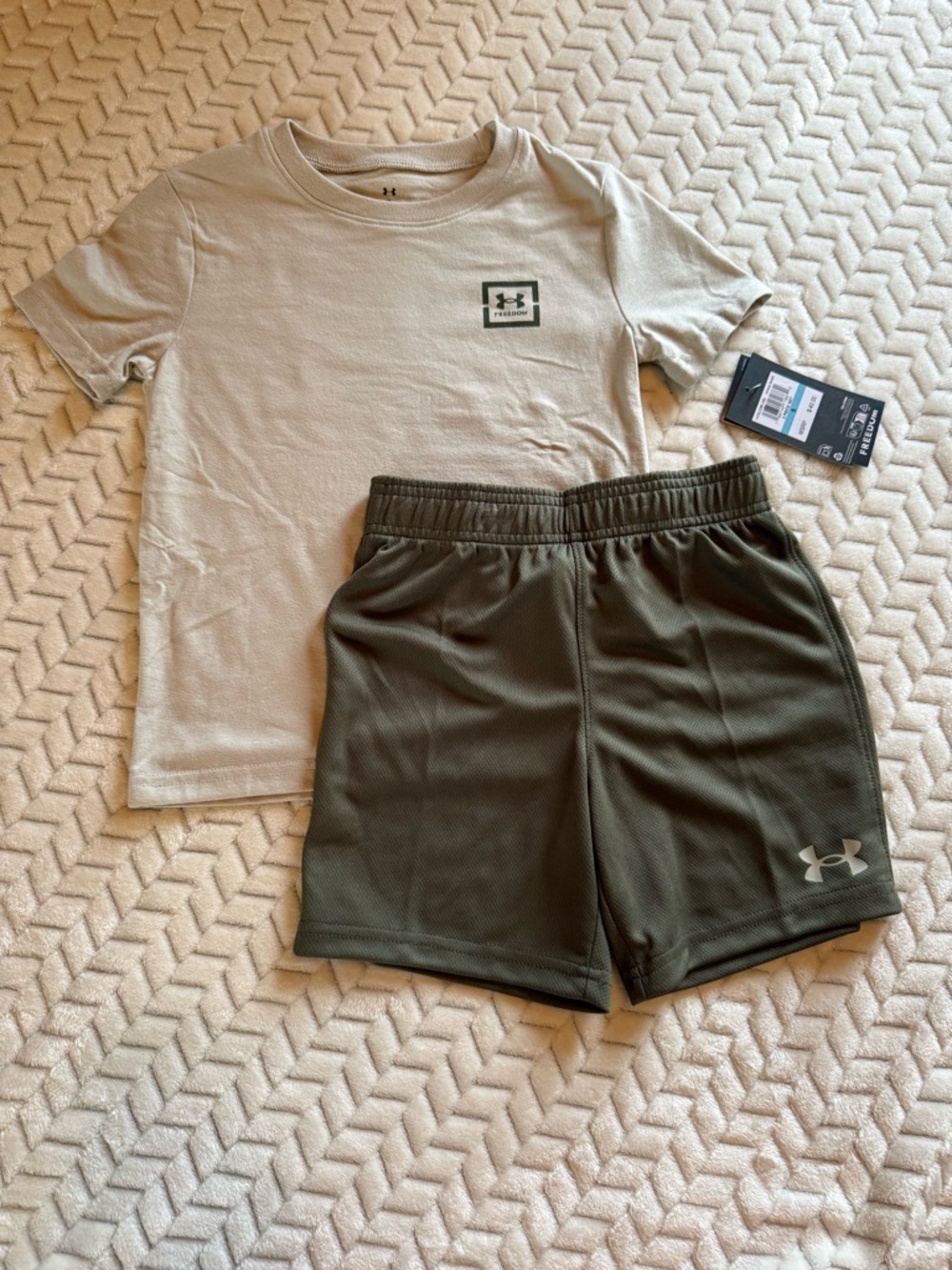 NWT Boys Under Armour Shorts Outfit